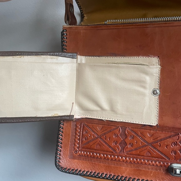Vintage Leather Embossed Tooled Purse Bag - Picture 9 of 13